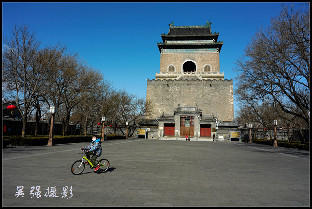 2020年2月16日，北京钟楼广场。